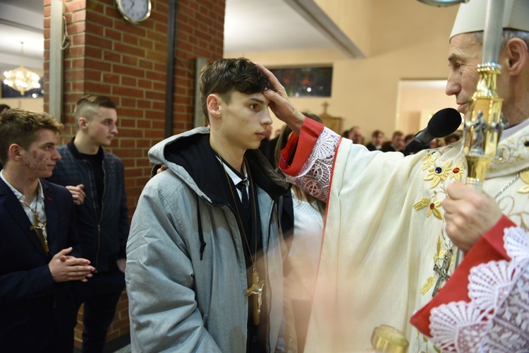 Bierzmowanie u Matki Bożej Nieustającej Pomocy w Mielcu - cz. 2