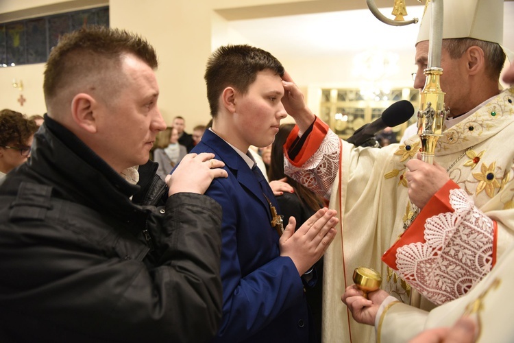 Bierzmowanie u Matki Bożej Nieustającej Pomocy w Mielcu - cz. 2