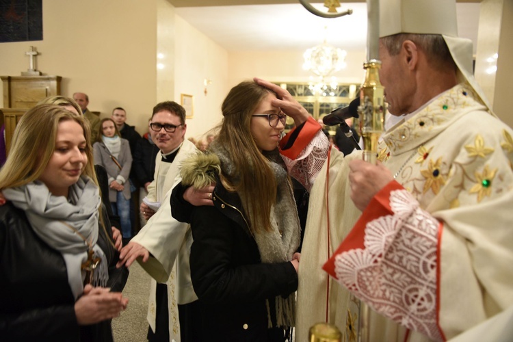 Bierzmowanie u Matki Bożej Nieustającej Pomocy w Mielcu - cz. 2