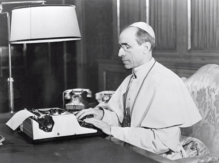 Piusa XII wciąż otacza czarna legenda. Dlatego ujawnienie wszystkich dokumentów jest konieczne.