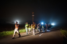 Piesza pielgrzymka nocą. Od św. Filomeny do Matki Bożej Dobrej Rady