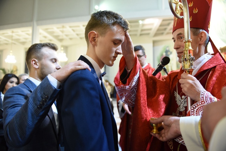 Bierzmowanie w par. Trójcy Przenajświętszej w Mielcu