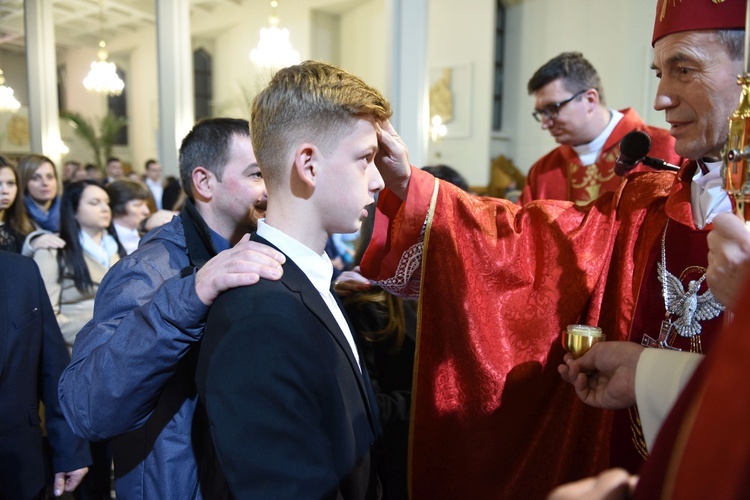 Bierzmowanie w par. Trójcy Przenajświętszej w Mielcu