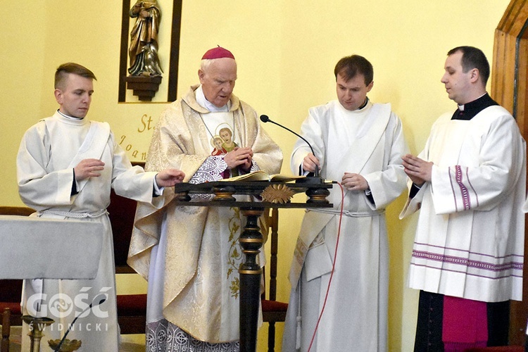 Konsekracja ołtarza w Wałbrzychu