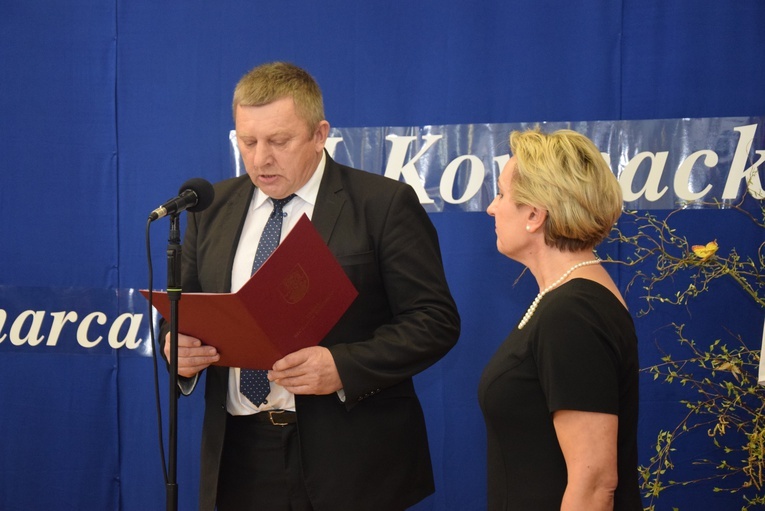 Nadanie imienia Szkole Podstawowej w Trębkach