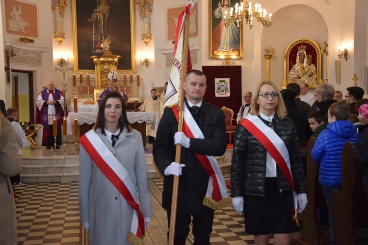 Nadanie imienia Szkole Podstawowej w Trębkach