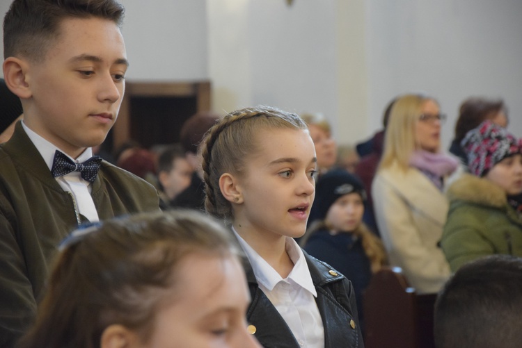 Nadanie imienia Szkole Podstawowej w Trębkach