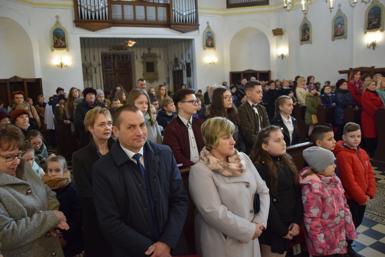 Nadanie imienia Szkole Podstawowej w Trębkach