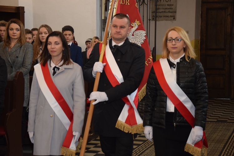 Nadanie imienia Szkole Podstawowej w Trębkach