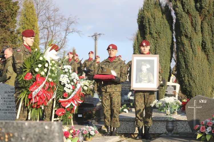 Pogrzeb plut. Jana Kwiczali "Emila" w Czechowicach-Dziedzicach