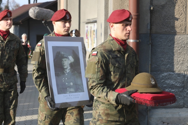 Pogrzeb plut. Jana Kwiczali "Emila" w Czechowicach-Dziedzicach