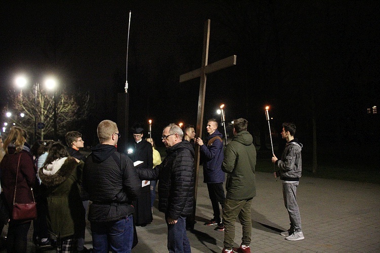 Droga Krzyżowa w Parku Miejskim w Legnicy