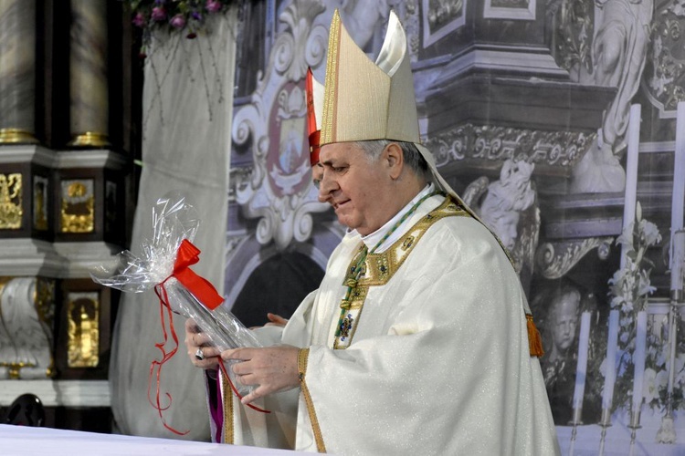 Uroczystości 15-lecia diecezji świdnickiej z udziałem abp. Salvatore Pennacchio