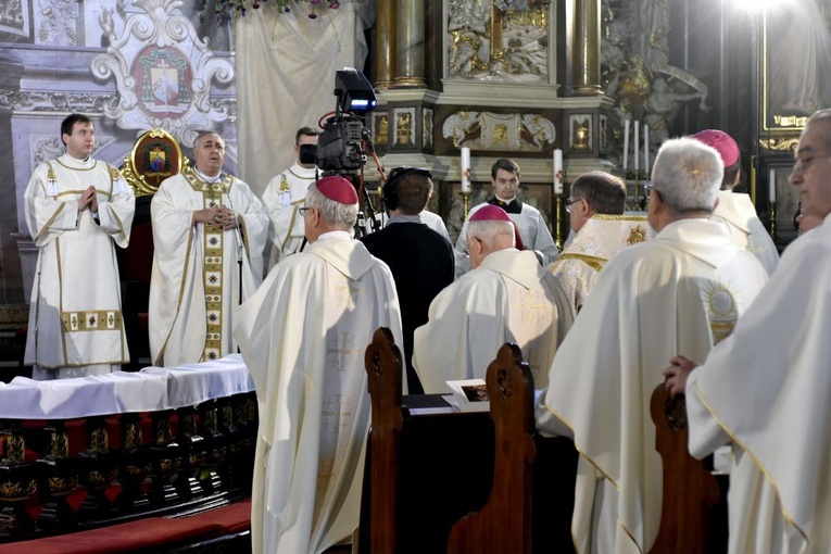 Uroczystości 15-lecia diecezji świdnickiej z udziałem abp. Salvatore Pennacchio
