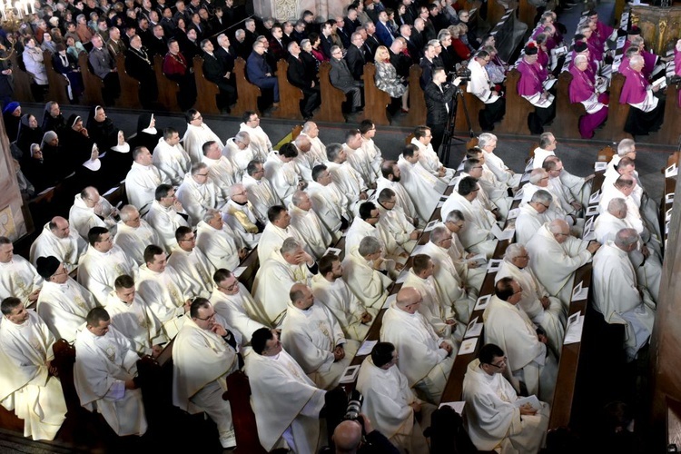 Uroczystości 15-lecia diecezji świdnickiej z udziałem abp. Salvatore Pennacchio