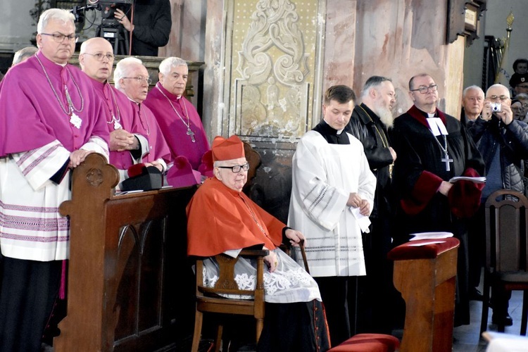 Uroczystości 15-lecia diecezji świdnickiej z udziałem abp. Salvatore Pennacchio