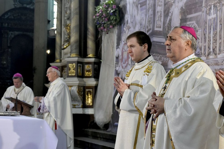 Uroczystości 15-lecia diecezji świdnickiej z udziałem abp. Salvatore Pennacchio