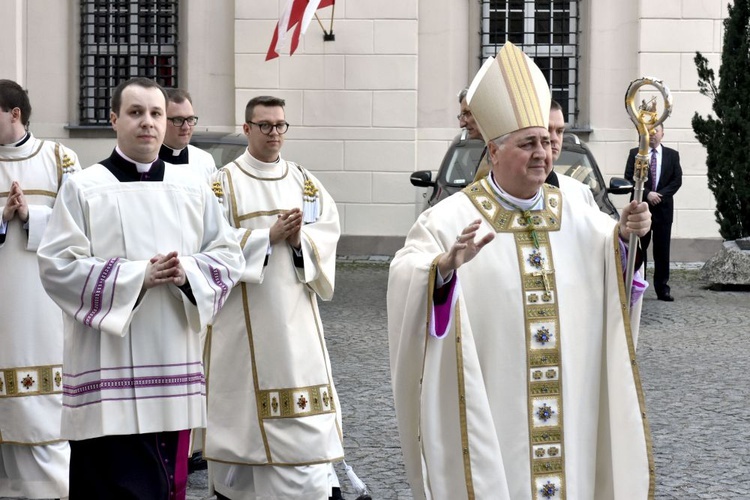 Uroczystości 15-lecia diecezji świdnickiej z udziałem abp. Salvatore Pennacchio