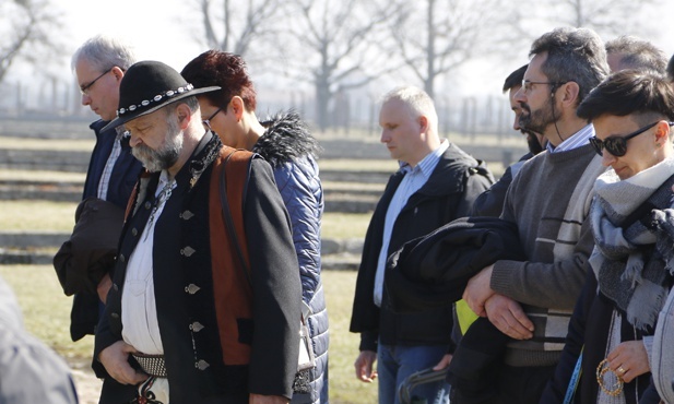 Droga Krzyżowa w intencji trzeźwości w KL Birkenau - 2019