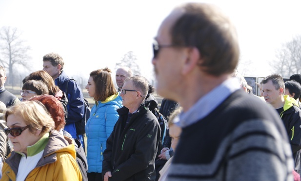 Droga Krzyżowa w intencji trzeźwości w KL Birkenau - 2019