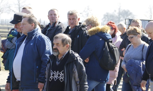 Droga Krzyżowa w intencji trzeźwości w KL Birkenau - 2019