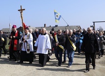 Droga Krzyżowa w intencji trzeźwości w KL Birkenau - 2019