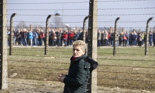 Droga Krzyżowa w intencji trzeźwości w KL Birkenau - 2019