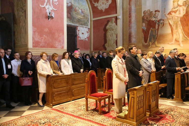 Prezydent Węgier na Świętym Krzyżu. Ta przyjaźń zaczęła się przy krzyżu