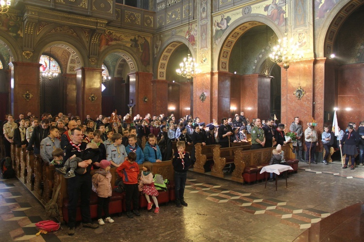 Skauci Europy w Piekarach Śl. - od bazyliki na kalwarię