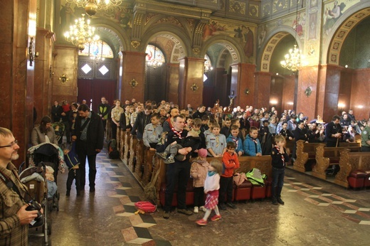 Skauci Europy w Piekarach Śl. - od bazyliki na kalwarię