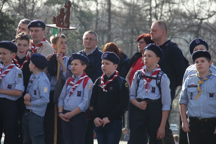 Skauci Europy w Piekarach Śl. - od bazyliki na kalwarię