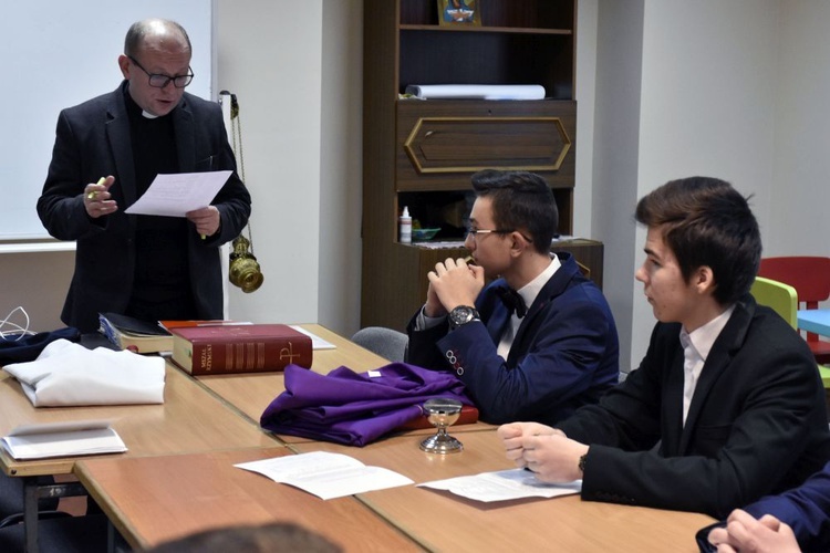 Konkurs biblijny i egzamin ceremoniarski dla służby liturgicznej