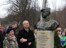 Osielec: odsłonięto pomnik majora "Łupaszki"