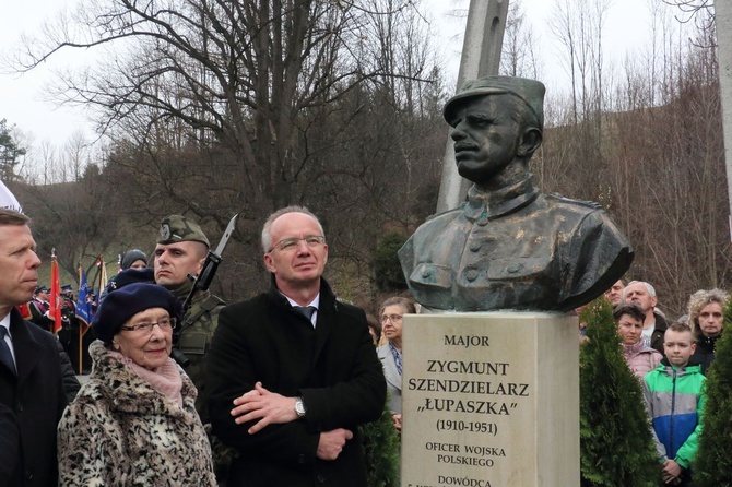 Odsłonięcie popiersia mjr. Zygmunta Szendzielarza "Łupaszki"