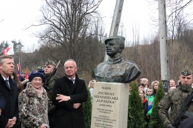 Odsłonięcie popiersia mjr. Zygmunta Szendzielarza "Łupaszki"