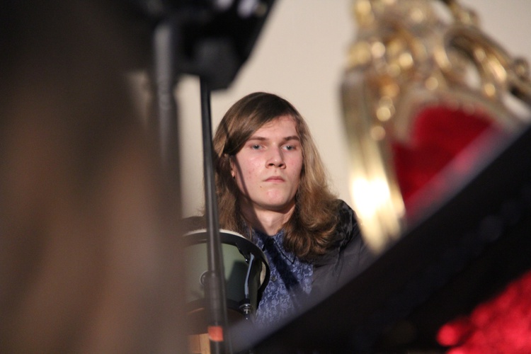 Warsztaty uwielbieniowe i finałowa adoracja Najświętszego Sakramentu