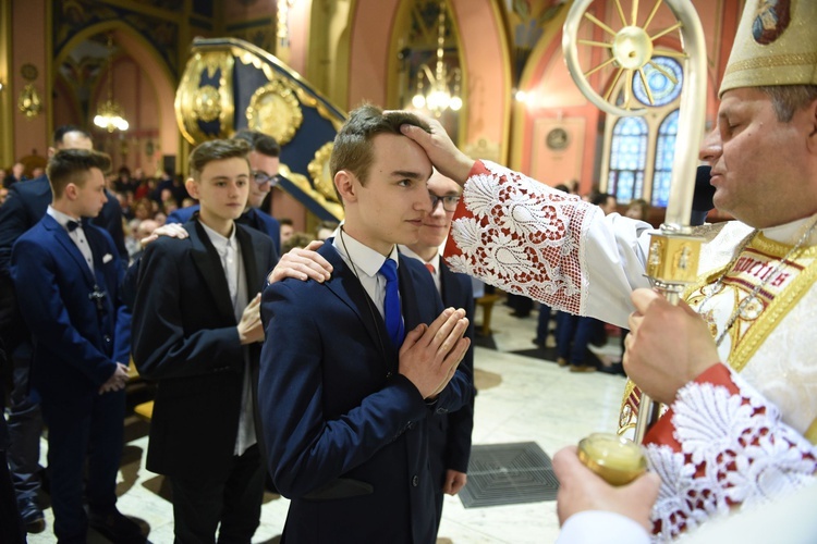 Bierzmowanie u św. Kazimierza w Nowym Sączu