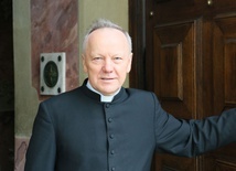 Ks. Adam Lewandowski proboszcz lubelskiej katedry.