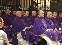 Na Eucharystii zgromadziło się 22 kapłanów z okolicznych parafii.