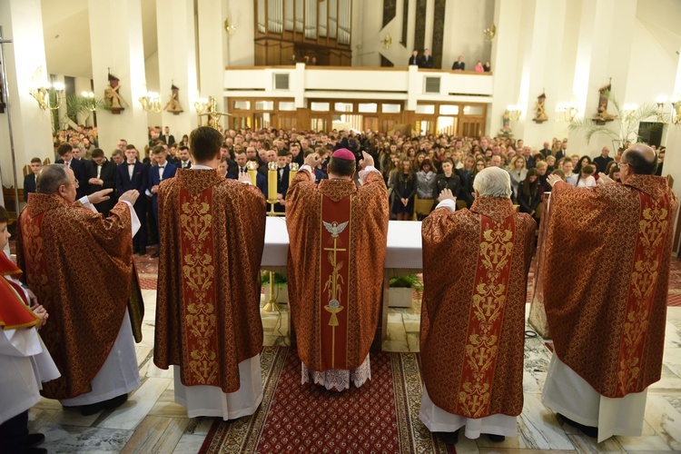 Bierzmowanie w Łososinie Dolnej