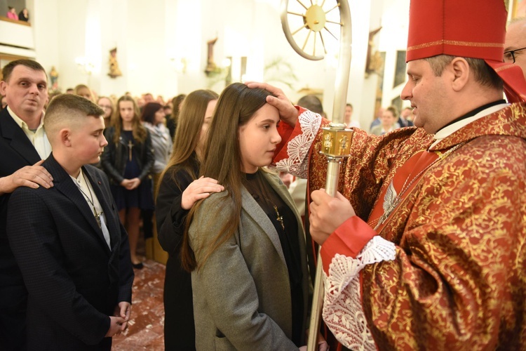 Bierzmowanie w Łososinie Dolnej