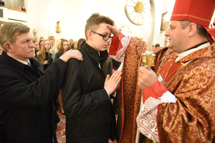 Bierzmowanie w Łososinie Dolnej