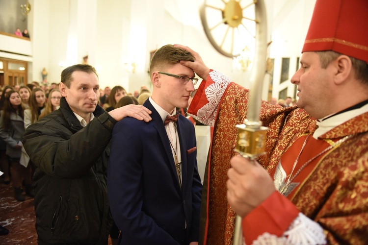 Bierzmowanie w Łososinie Dolnej