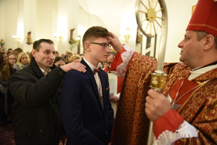 Bierzmowanie w Łososinie Dolnej