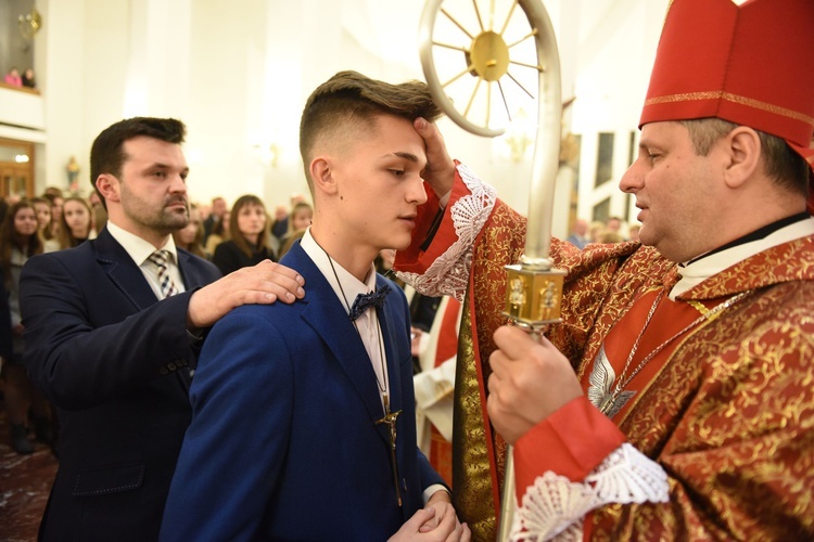 Bierzmowanie w Łososinie Dolnej