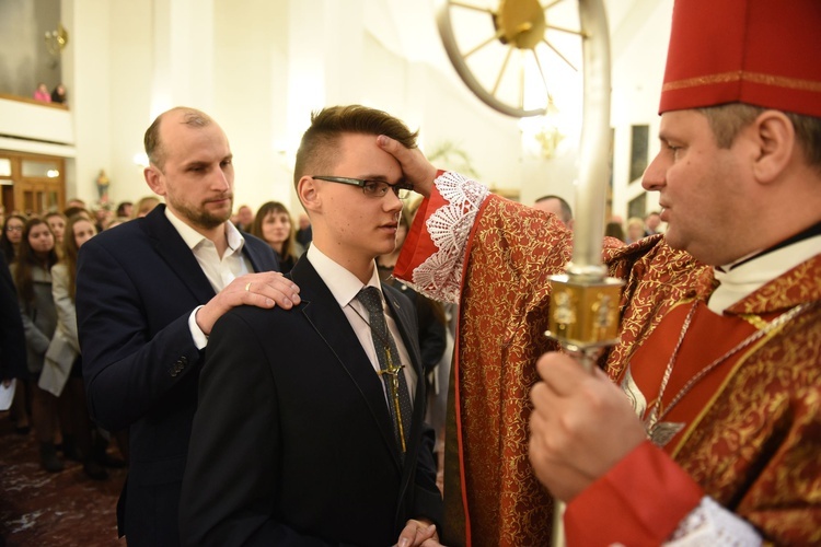 Bierzmowanie w Łososinie Dolnej