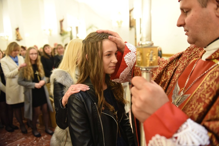 Bierzmowanie w Łososinie Dolnej