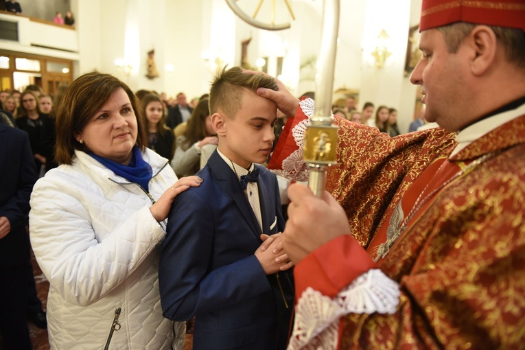 Bierzmowanie w Łososinie Dolnej
