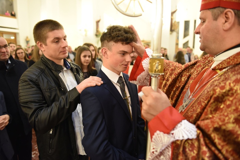 Bierzmowanie w Łososinie Dolnej