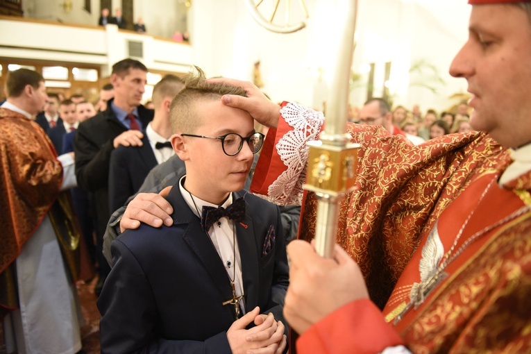 Bierzmowanie w Łososinie Dolnej